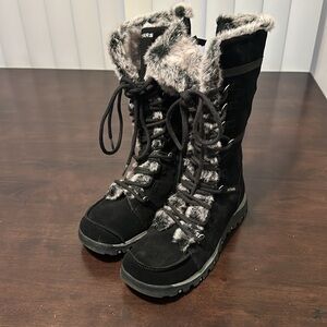 Sketchers boots size 7.5 women’s